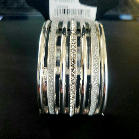 Fashion Accents Bracelet - Picture 3 of 5